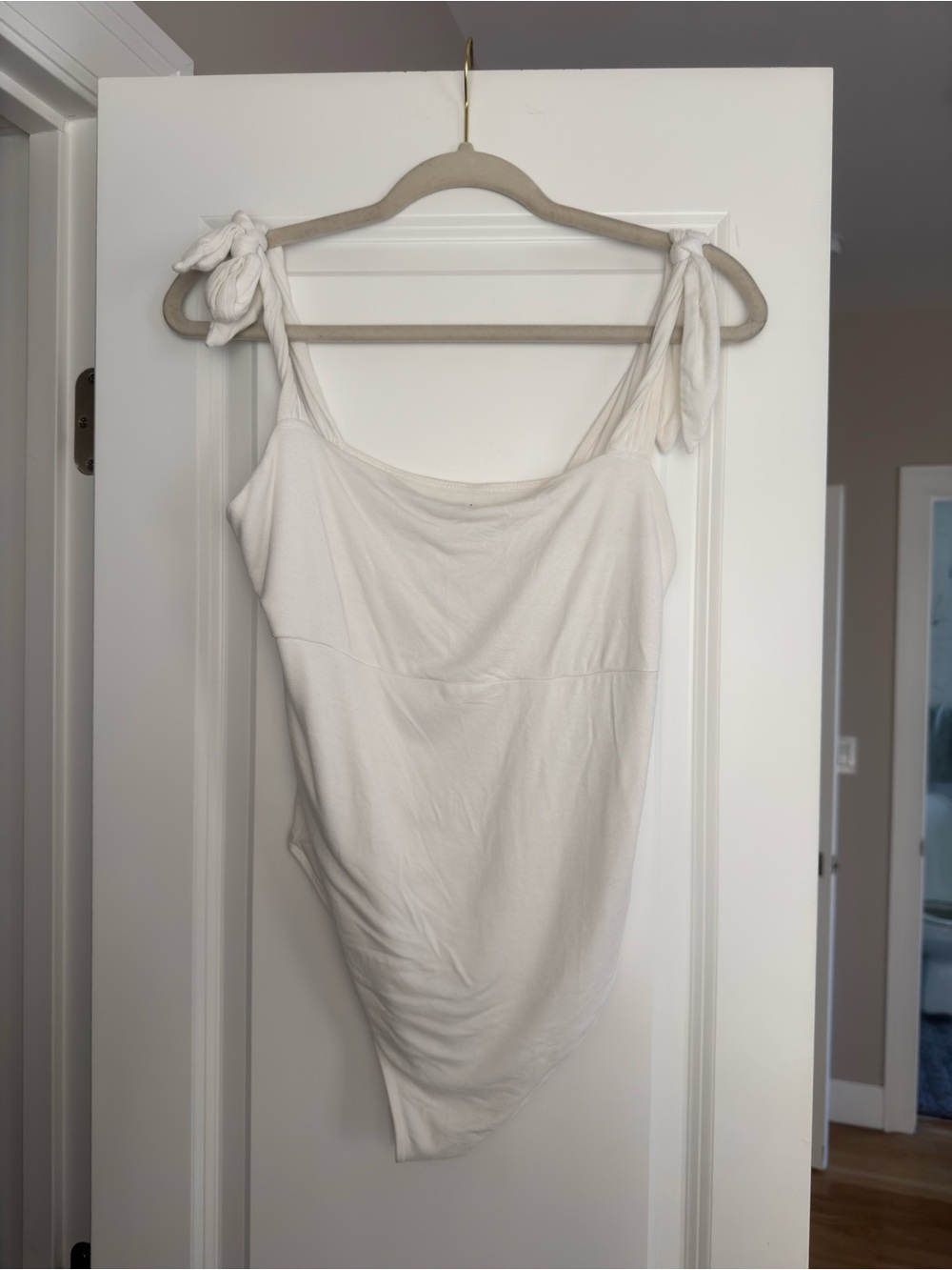 Abercrombie & Fitch White Tie-Shoulder Bodysuit